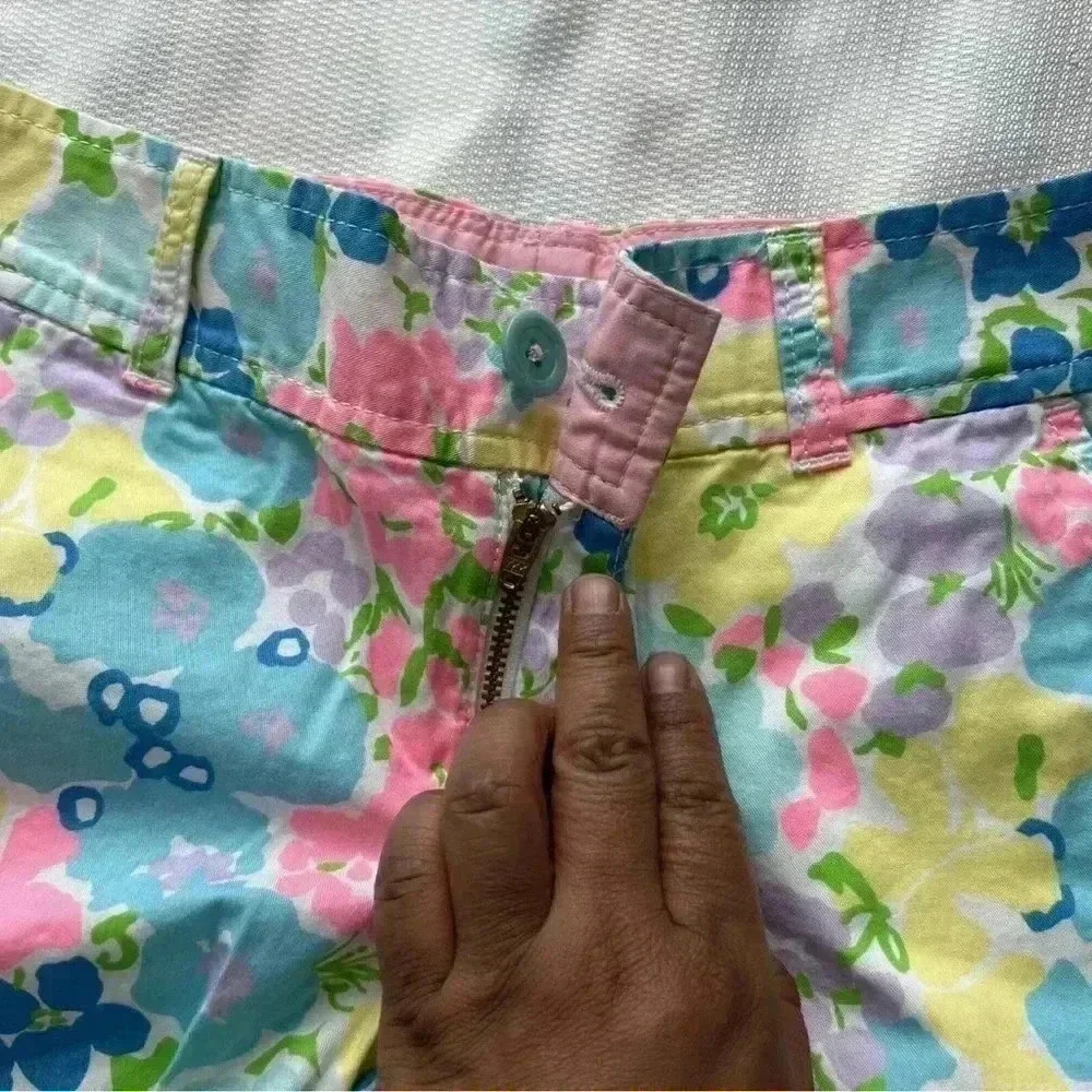 Lilly Pulitzer Buttercup Floral Shorts size‎ 2